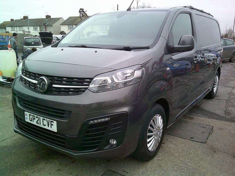 VAUXHALL VIVARO