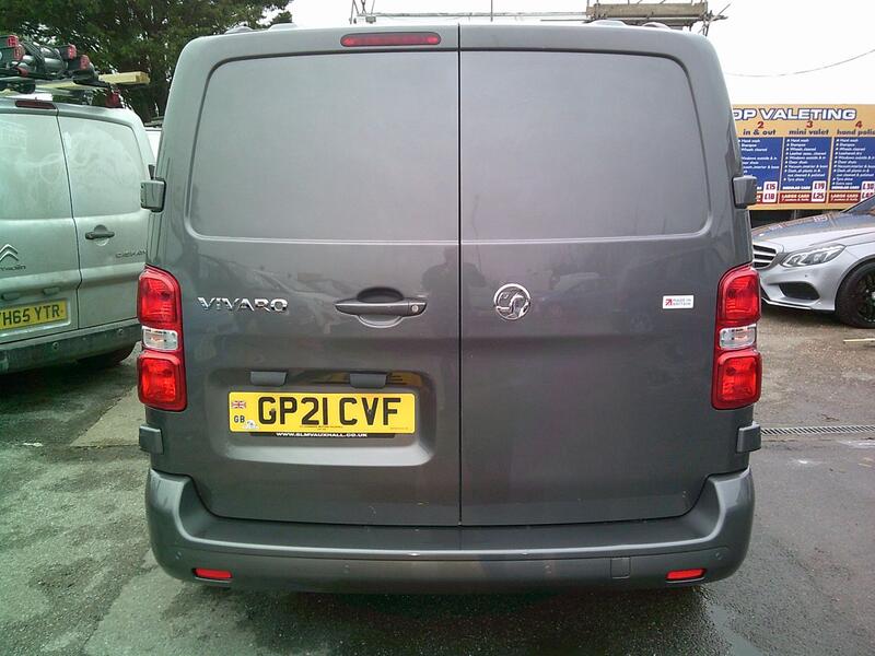 VAUXHALL VIVARO