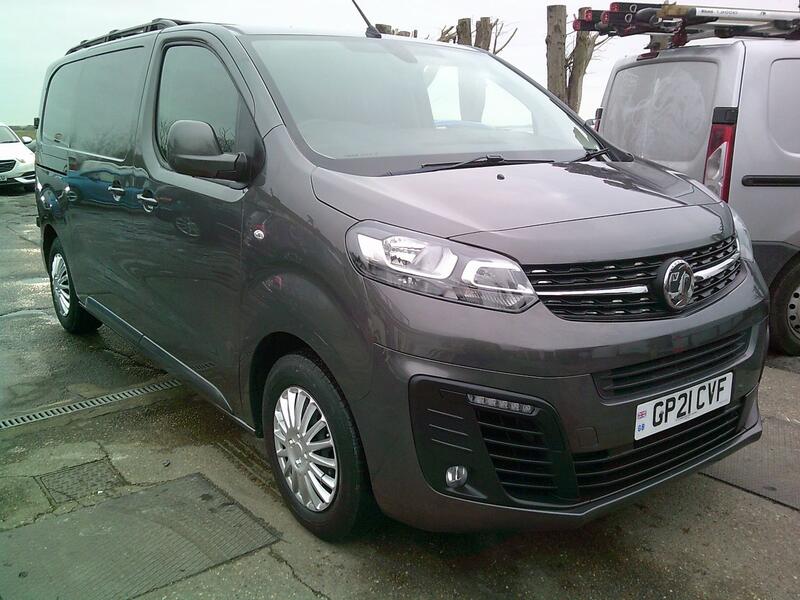 VAUXHALL VIVARO