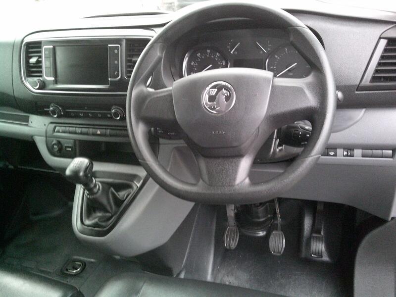 VAUXHALL VIVARO