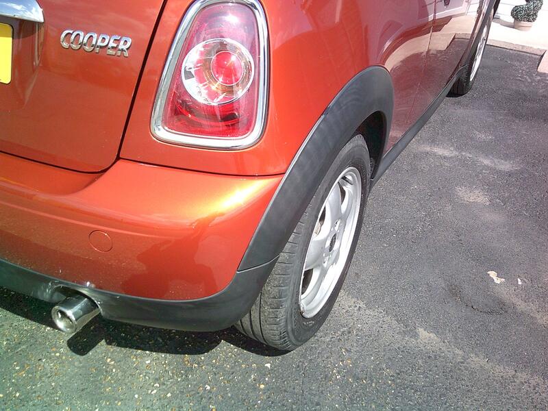 MINI HATCH