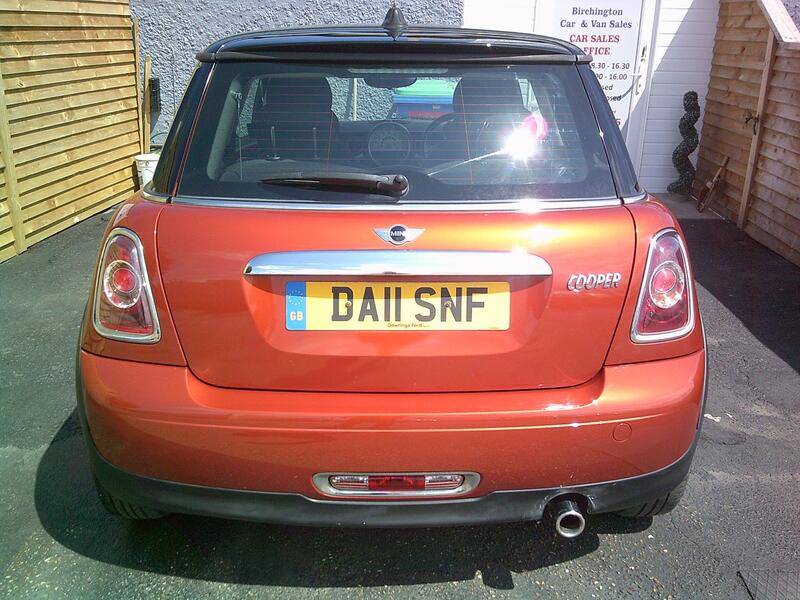 MINI HATCH