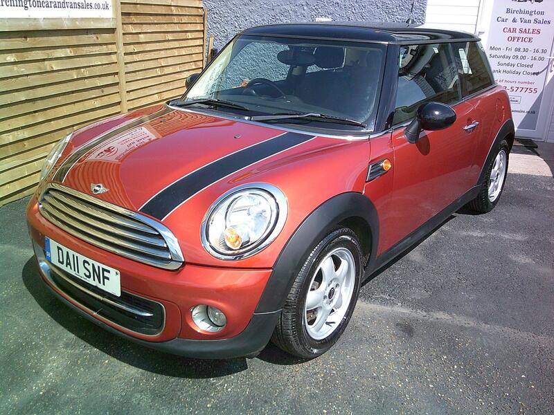 MINI HATCH
