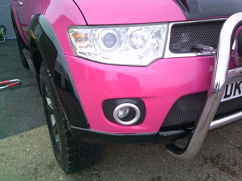MITSUBISHI L200