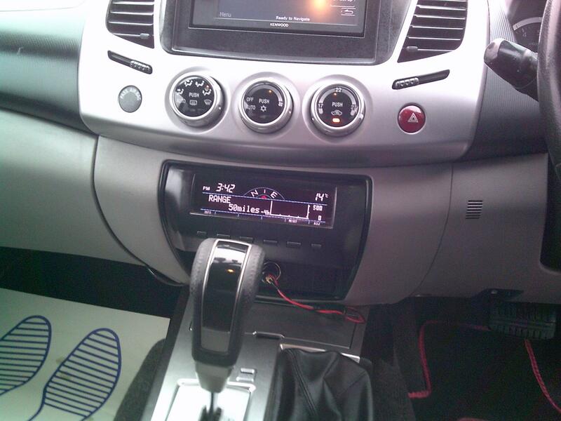 MITSUBISHI L200