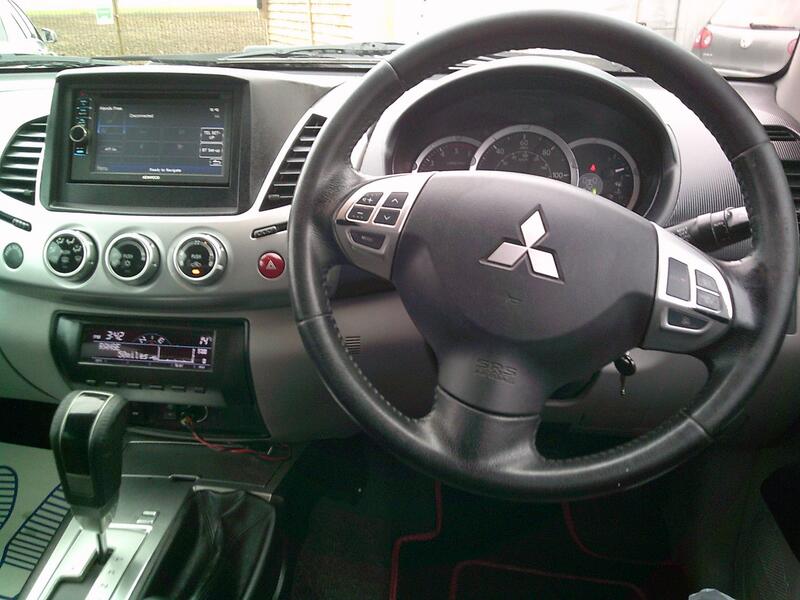 MITSUBISHI L200