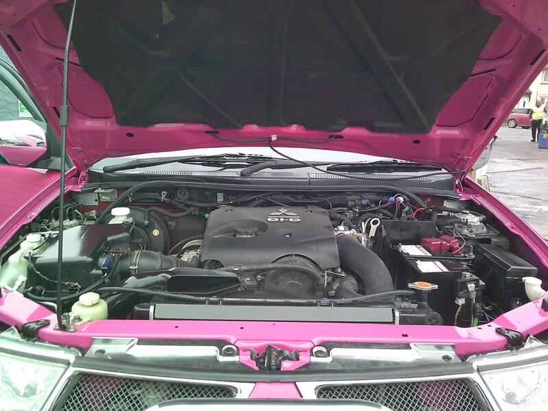 MITSUBISHI L200