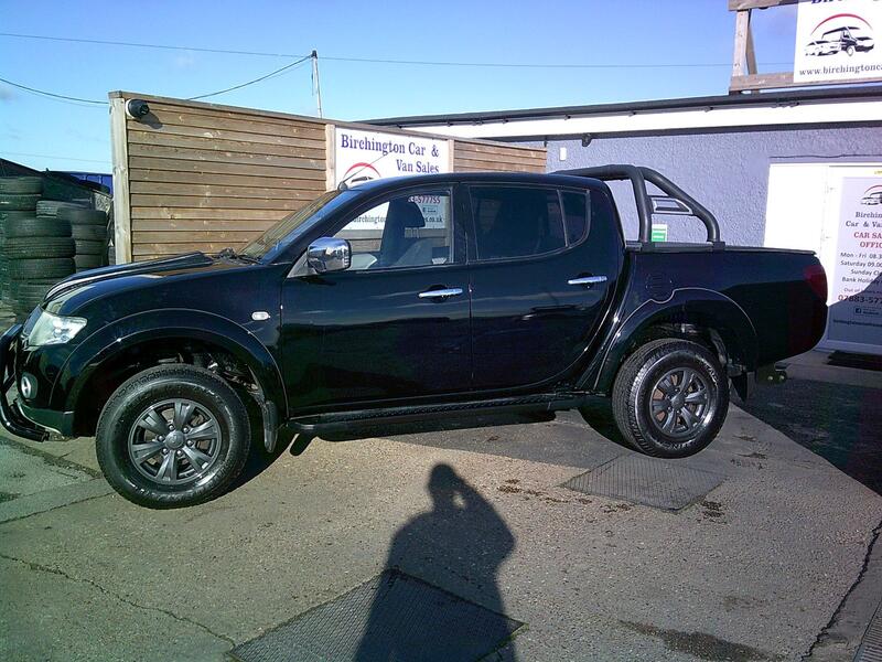 MITSUBISHI L200