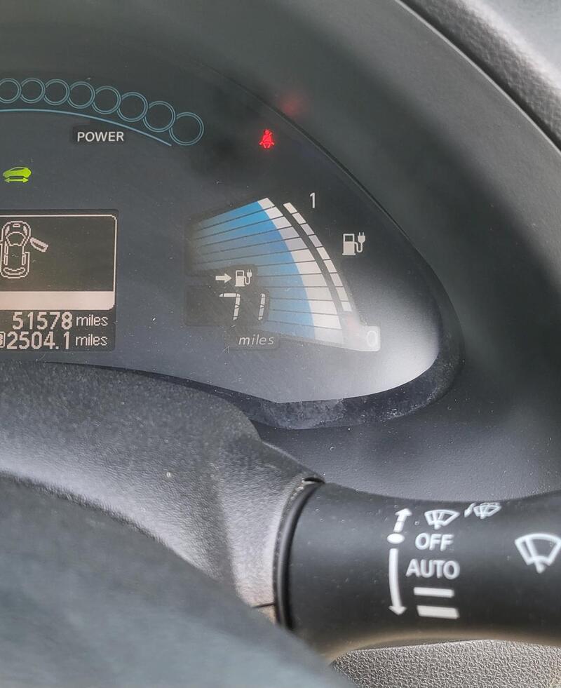 NISSAN LEAF