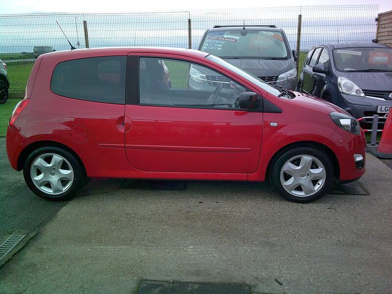 RENAULT TWINGO