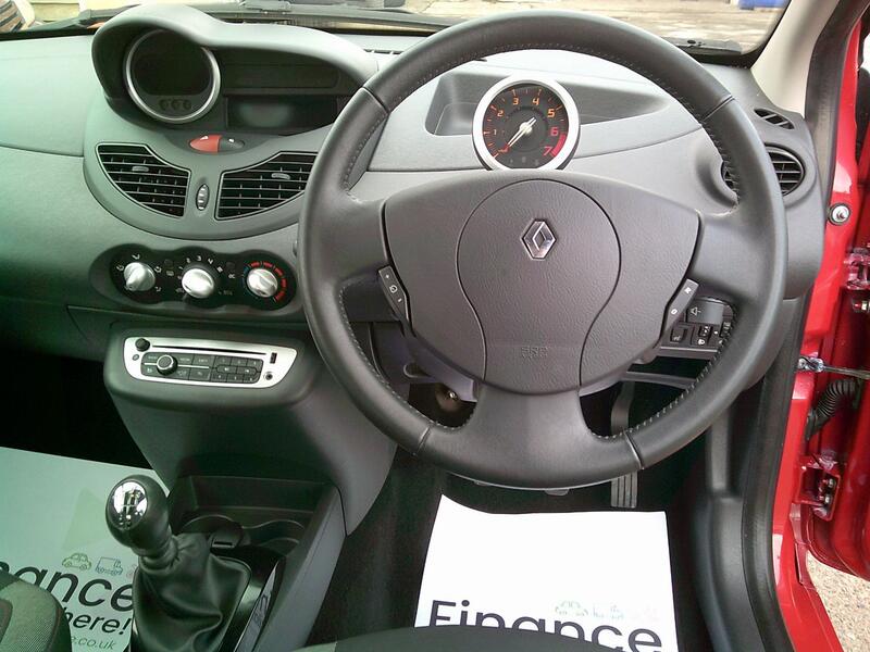 RENAULT TWINGO