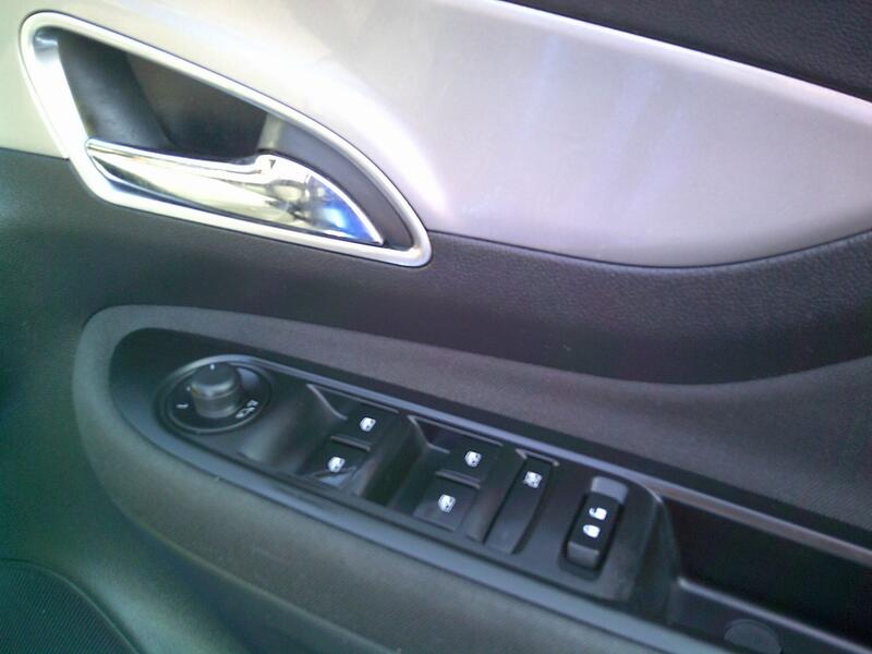 VAUXHALL MOKKA